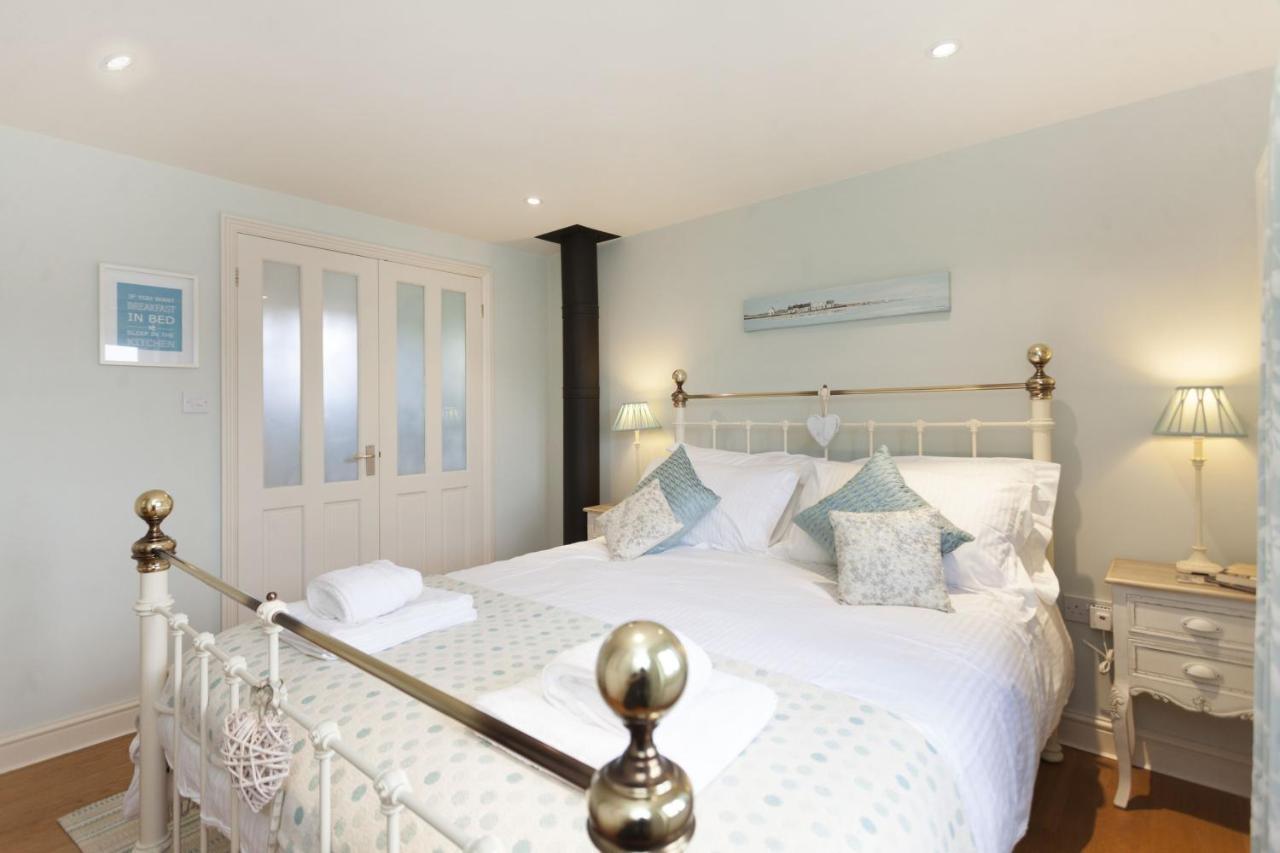 Legion Cottages Blakeney  Bagian luar foto